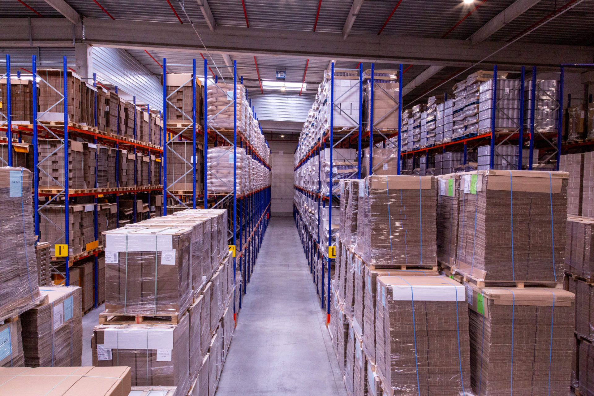 Entrepôt logistique